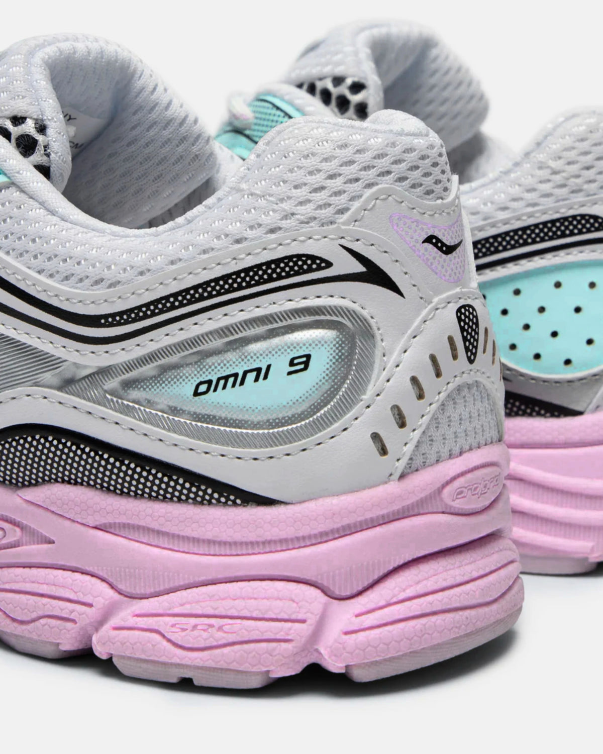 Saucony ProGrid OMNI 9 DOUBLE LACET
