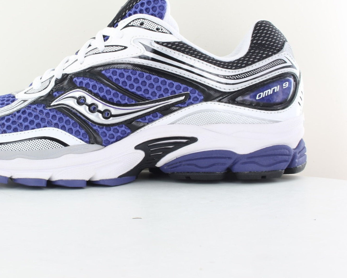 Saucony Omni 9 – Blanc/Violet